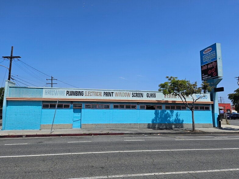 More Photos Of 10600-10624 Hawthorne Blvd, Lennox Bar For Sale