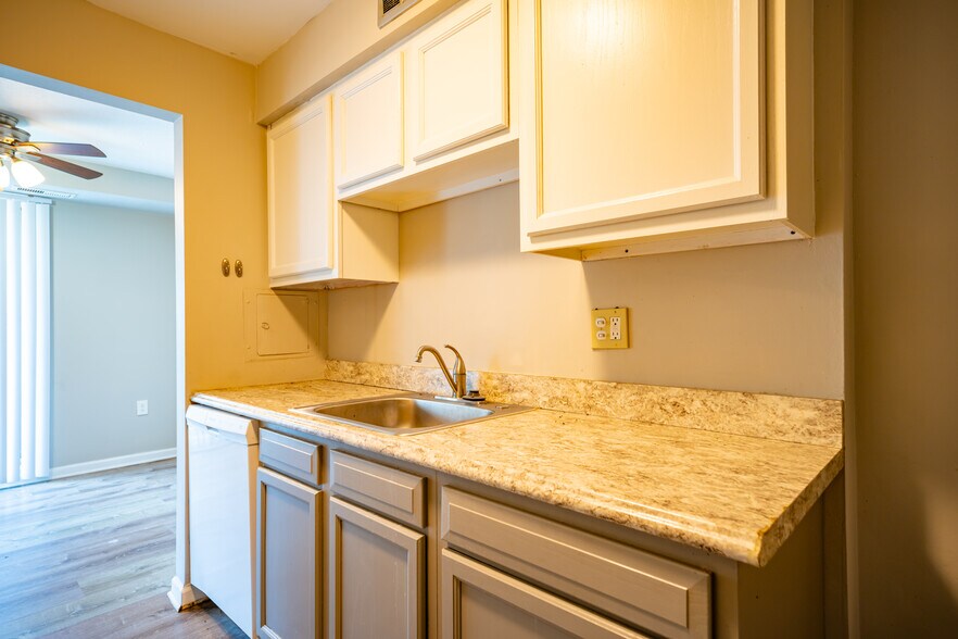 More Photos Of 30901 Lake Shore Blvd, Willowick Multifamily For Sale