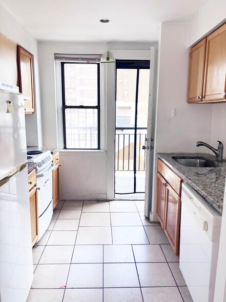 More Photos Of 1321-1323 Spruce St, Philadelphia Apartments For Sale