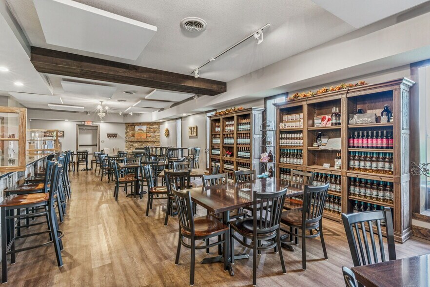 More Photos Of 1720 North Ridge Rd, Findlay General Retail For Sale