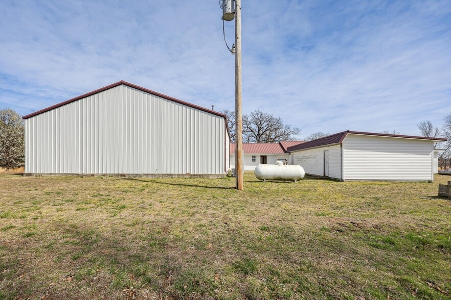 More Photos Of 13651 S 690 Rd, Wyandotte Specialty For Sale
