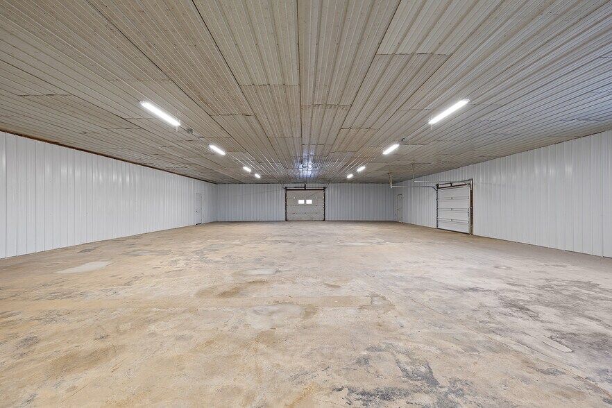 More Photos Of 2184 Highway B, Mansfield Distribution For Sale