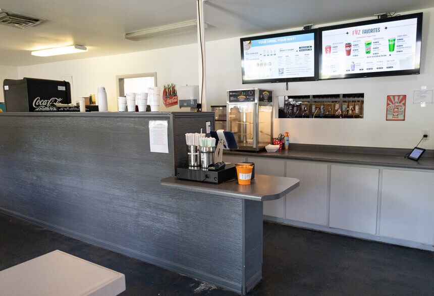 More Photos Of 104 S Main St, Centerville Restaurant For Sale