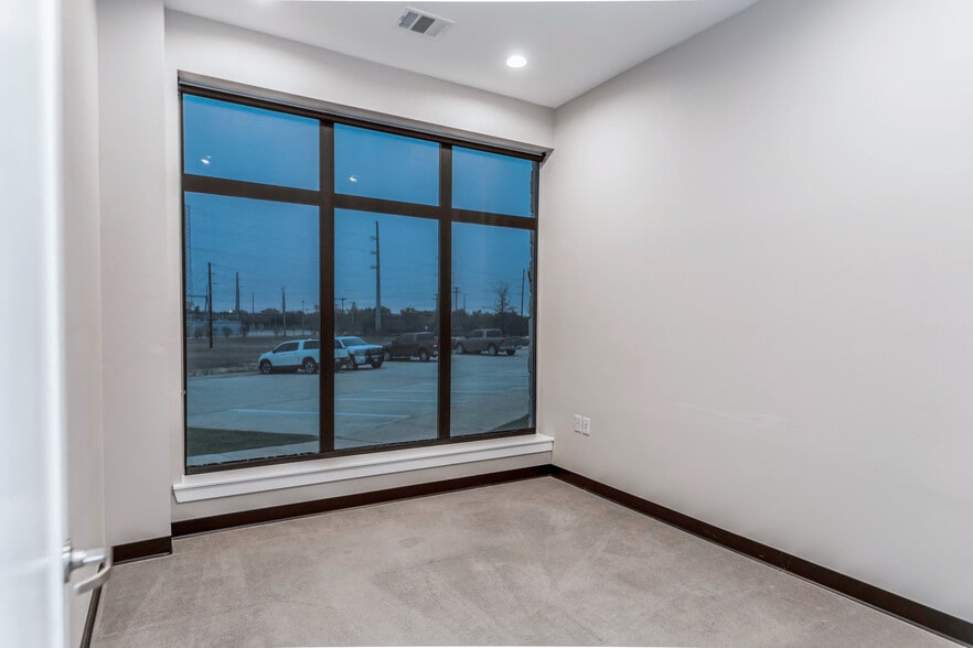 More Photos Of 1645 Greens Prairie Rd W, College Station Office For Lease