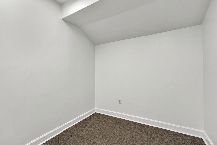 More Photos Of 5034 Williamson Rd NW, Roanoke Office For Lease