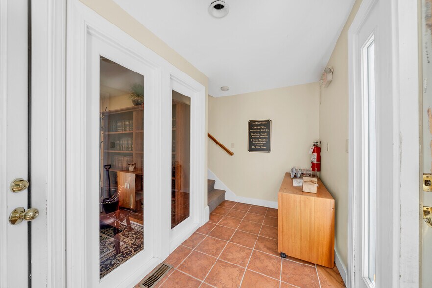 More Photos Of 58 Main St, Topsfield Office For Sale