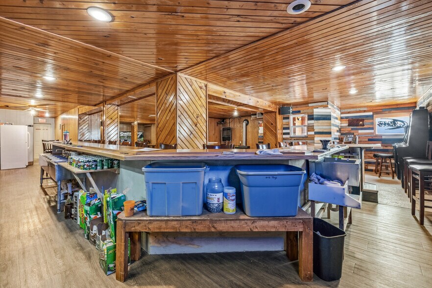 More Photos Of 504 Milwaukee St, Lomira Flex For Sale