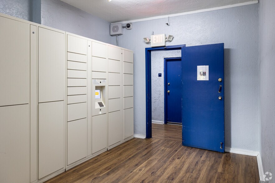 More Photos Of 5640 Santa Monica Blvd, Los Angeles Apartments For Sale