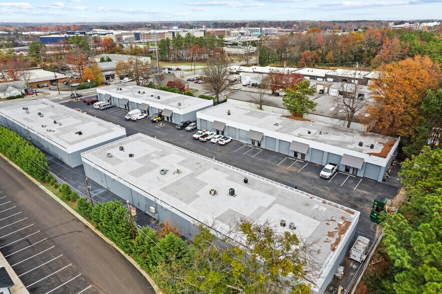 More Photos Of 5859 New Peachtree Rd, Doraville Warehouse For Lease