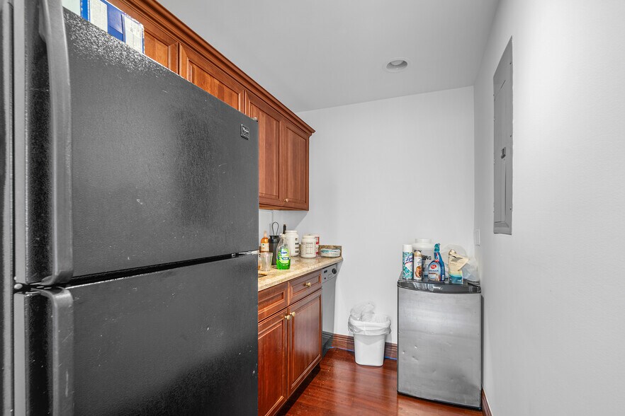 More Photos Of 112-120 US Highway 1, Tequesta Medical For Sale