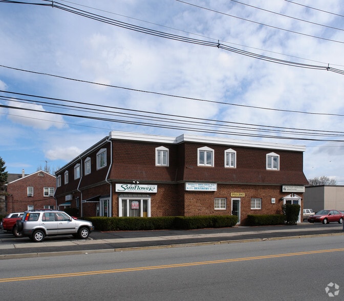 More Photos Of 242 Washington Ave, Nutley Office For Lease