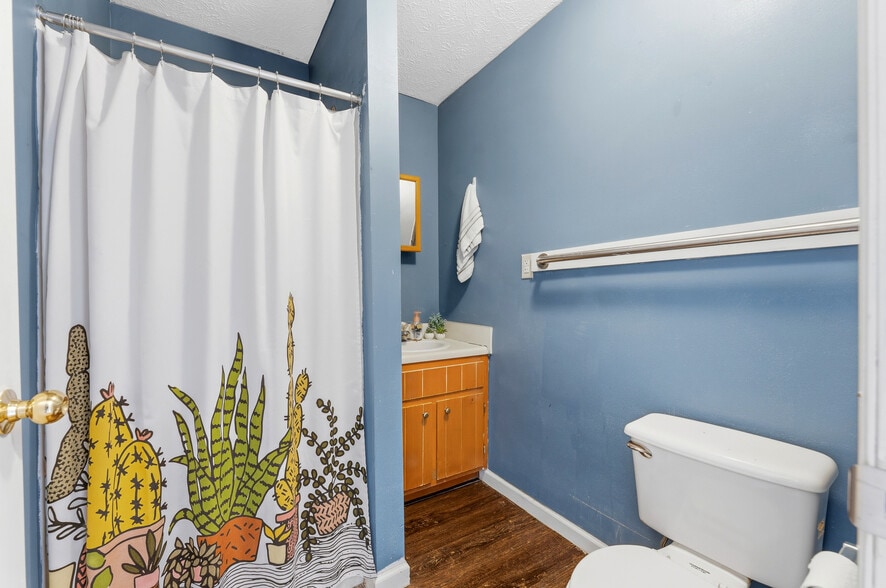 More Photos Of 409 McLane Avenue, Morgantown Apartments For Sale