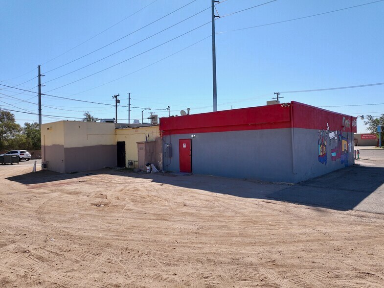 More Photos Of 11424 Bartlett Ave, Adelanto Storefront Retail Residential For Sale