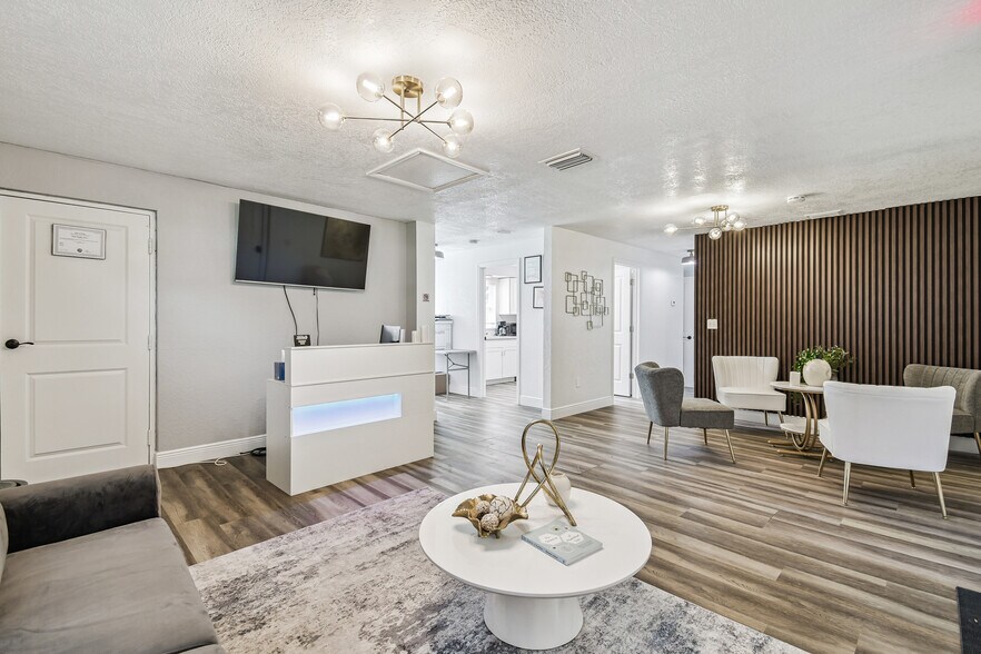 More Photos Of 5445 6th St, Zephyrhills Medical For Sale