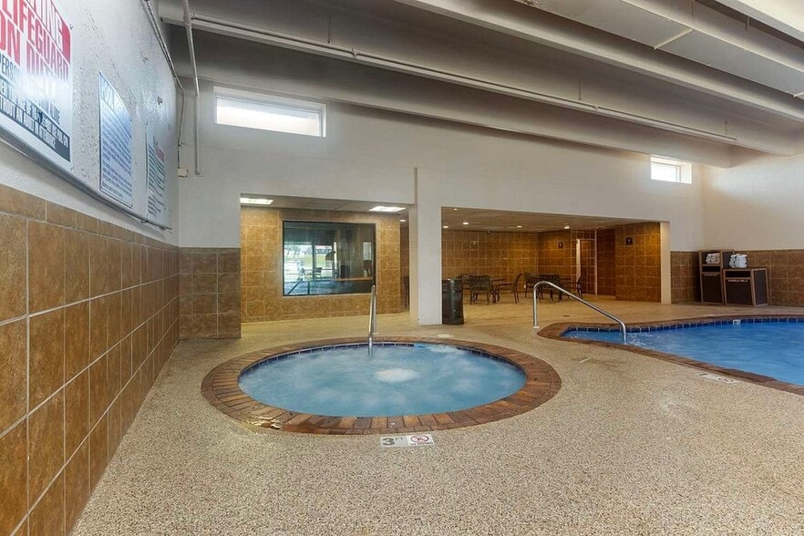 More Photos Of 4706 S 108th St, Omaha Hotel For Sale