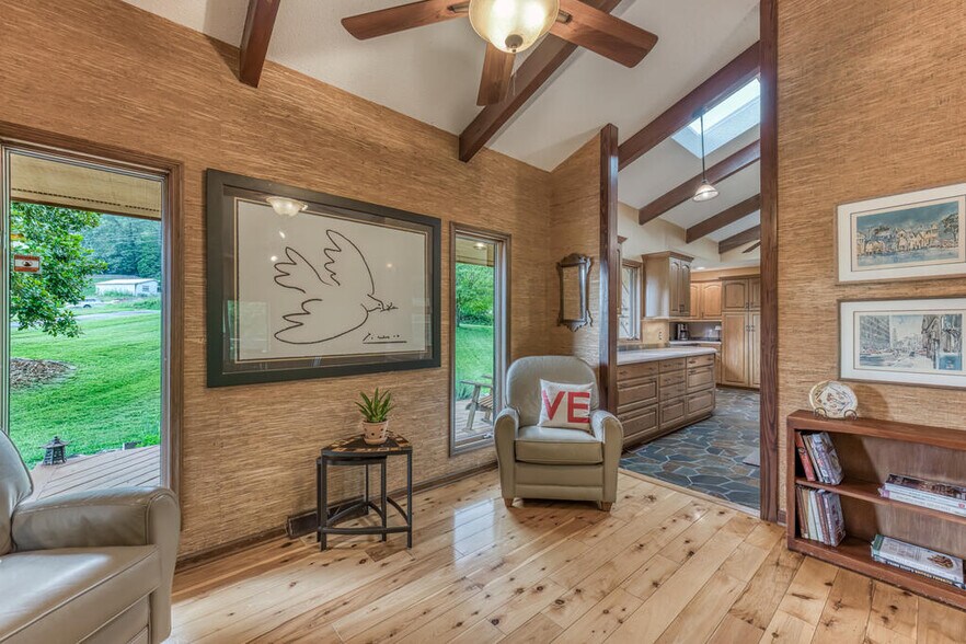 More Photos Of 19080 N Fork River Rd, Abingdon Specialty For Sale