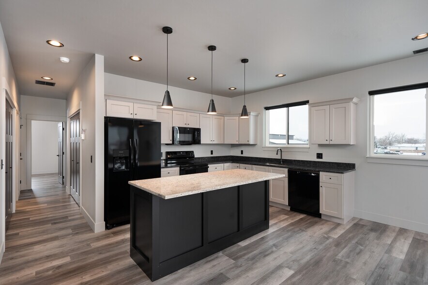 More Photos Of 203 Fletching Way, Belgrade Flex For Sale