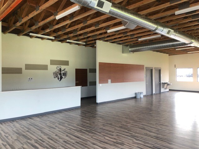 More Photos Of 805 Dominion Dr, Hudson Freestanding For Lease