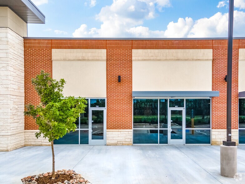 More Photos Of 2401 Little Elm Pkwy, Little Elm General Retail For Lease