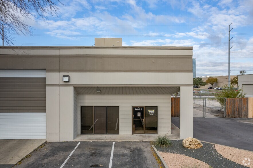 More Photos Of 2400 W Braker Ln, Austin Warehouse For Lease