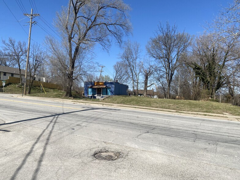 More Photos Of 1158 Quindaro Blvd, Kansas City Office For Sale