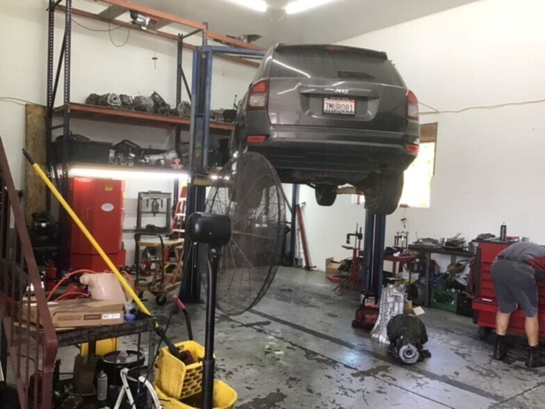 More Photos Of 3964 Willowside Ln, Spring Valley Light Manufacturing For Sale