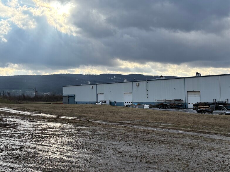 More Photos Of 2198 University Dr, Lemont Furnace Manufacturing For Sale
