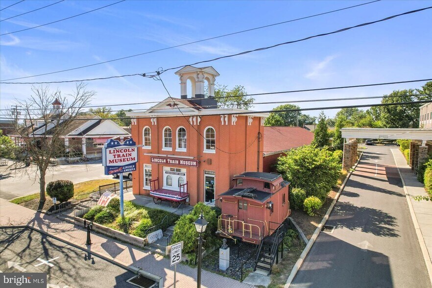 More Photos Of 425 Steinwehr Ave, Gettysburg Storefront Retail Office For Sale