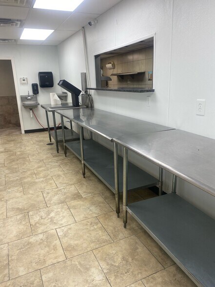 More Photos Of 9411 NE 10th St, Oklahoma City Fast Food For Sale