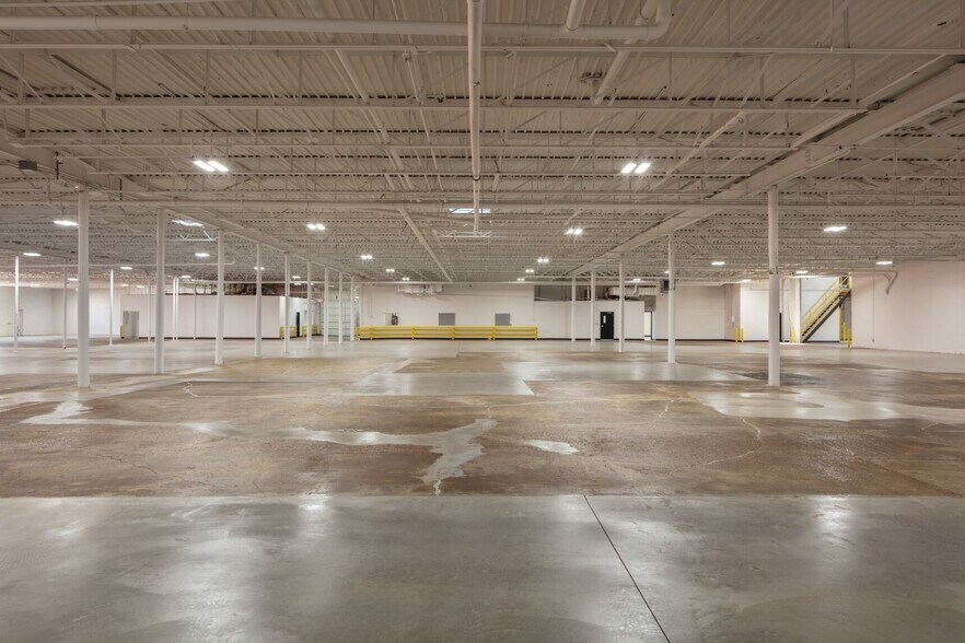 More Photos Of 4919 Woodall St, Dallas Warehouse For Sale