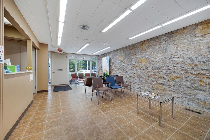 More Photos Of 405 Cedar St, Pleasant Hill Medical For Sale