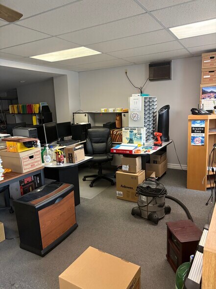 More Photos Of 126 Main St E, Dashwood Office For Sale