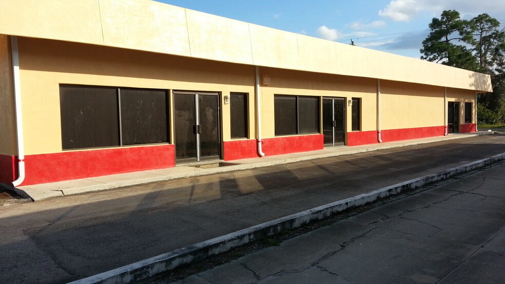 More Photos Of 2126 Andrea Ln, Fort Myers General Retail For Lease