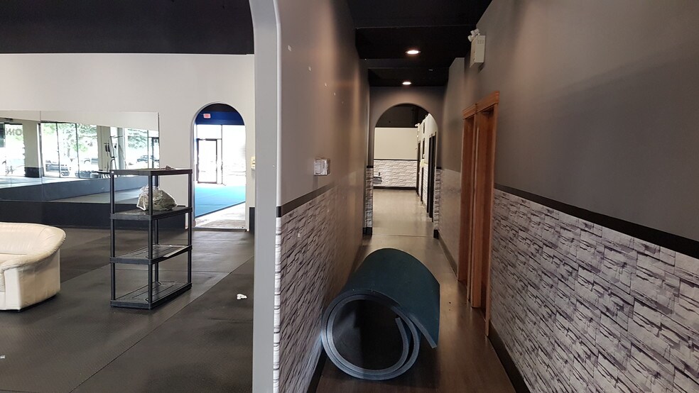 More Photos Of 5580 45 St, Red Deer General Retail For Lease