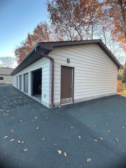 More Photos Of 4540 Tower St SE, Prior Lake Office For Sale