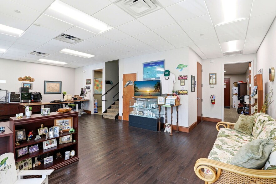 More Photos Of 6881 Kingspointe Pky, Orlando Flex For Sale