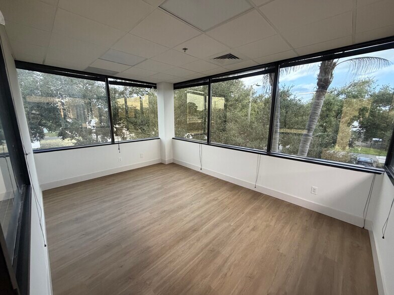 More Photos Of 6698 68th Ave N, Pinellas Park Loft Creative Space For Lease