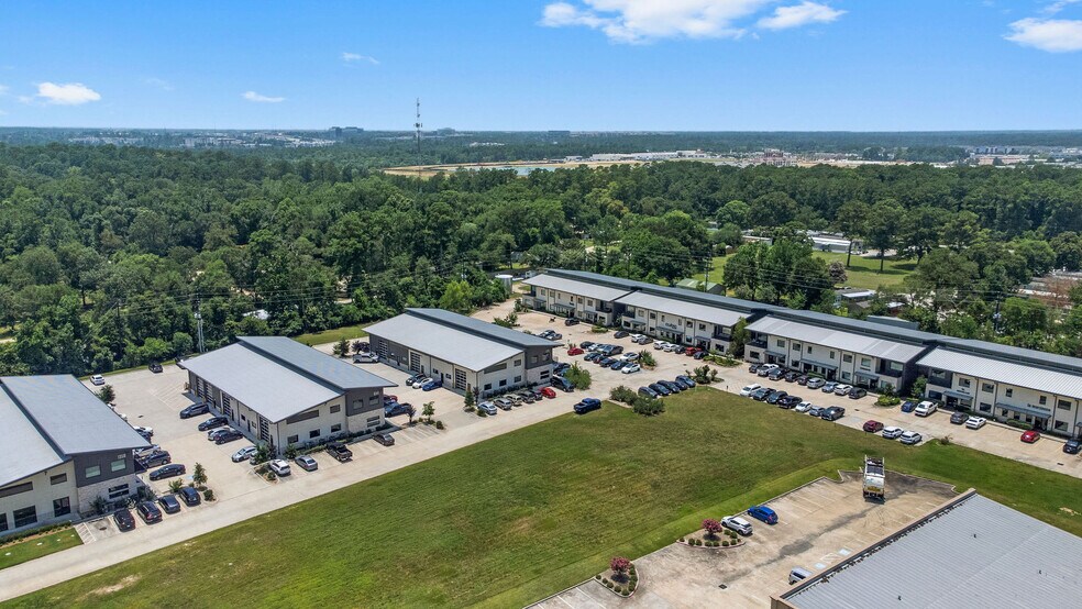 More Photos Of 1330 Rayford Park Rd, Spring Loft Creative Space For Lease