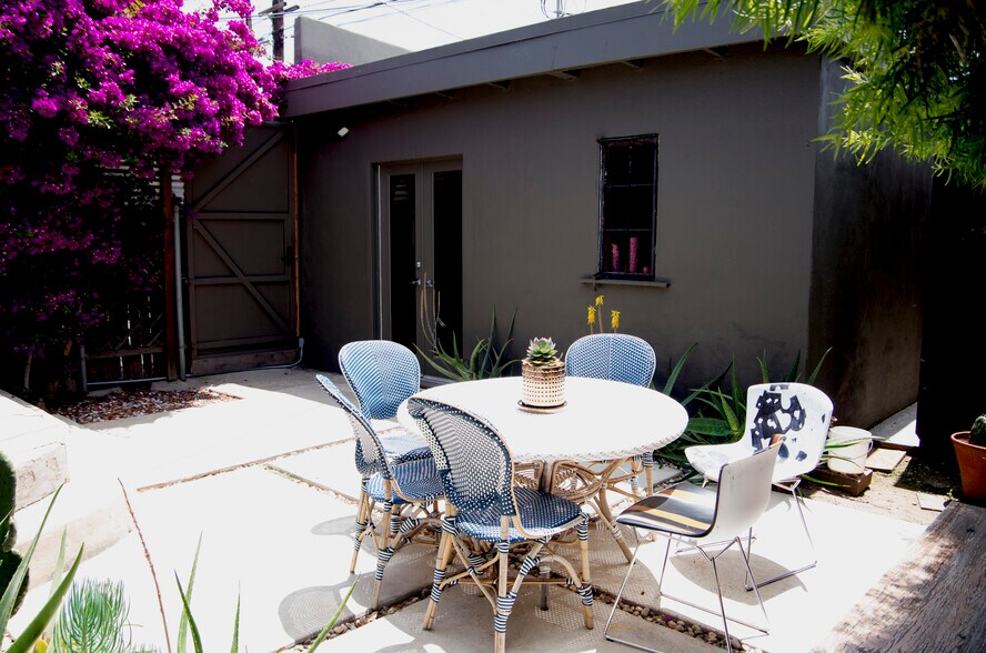 More Photos Of 12906 Venice Blvd, Los Angeles Freestanding For Lease