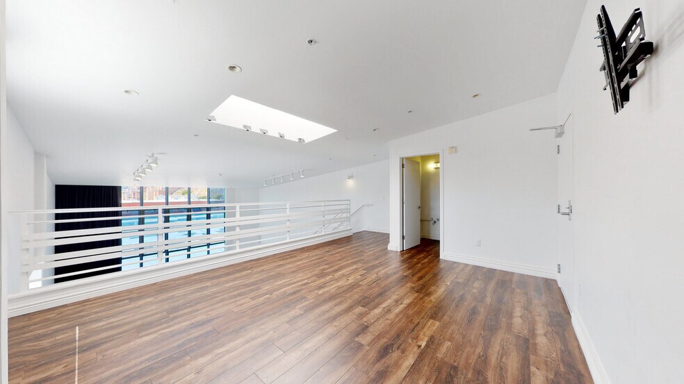 More Photos Of 1250 Missouri St, San Francisco Light Distribution For Lease