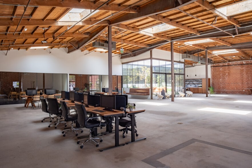 More Photos Of 5909 Blackwelder St, Culver City Office For Sale