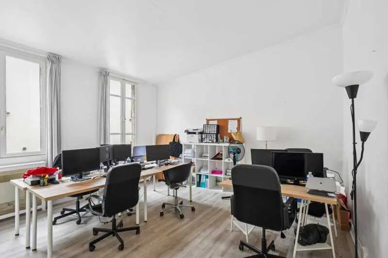 More Photos Of 43 Rue De La Roquette, Paris Office For Sale