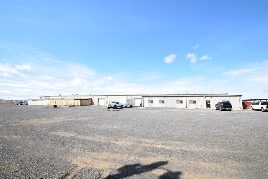 More Photos Of 812 C St, Culver Distribution For Sale