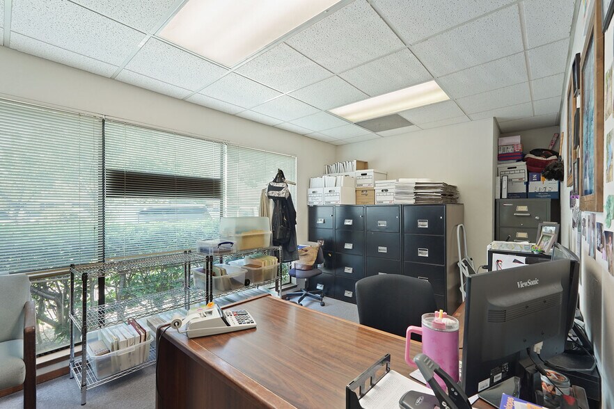 More Photos Of 1820 W Kettleman Ln, Lodi Office For Sale