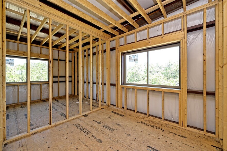 More Photos Of 10020 Darden Hill Rd, Austin Light Distribution For Lease