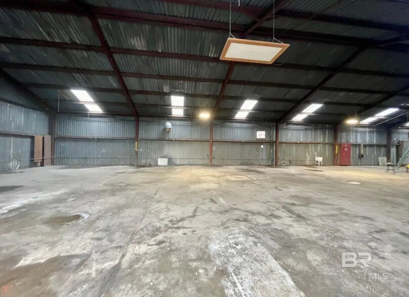 More Photos Of 523 S Old Corry Field Rd, Pensacola Warehouse For Lease