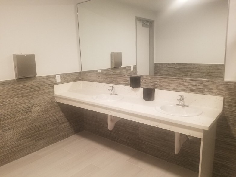 More Photos Of 3690 S Eastern Ave, Las Vegas Office For Sale