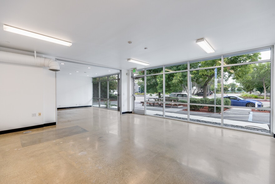 More Photos Of 1070-1080 Terra Bella Ave, Mountain View Light Manufacturing For Lease