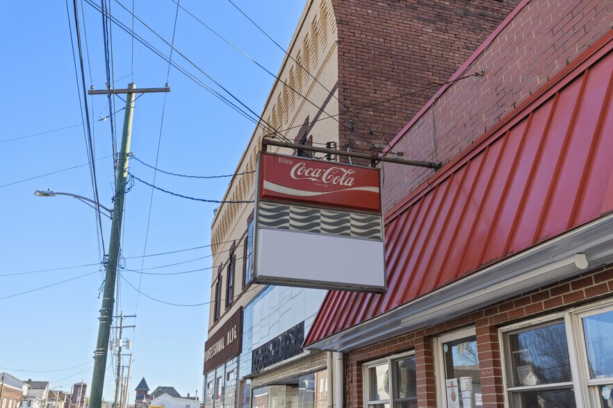 More Photos Of 114 E Lincoln Ave, Mc Donald General Retail For Sale