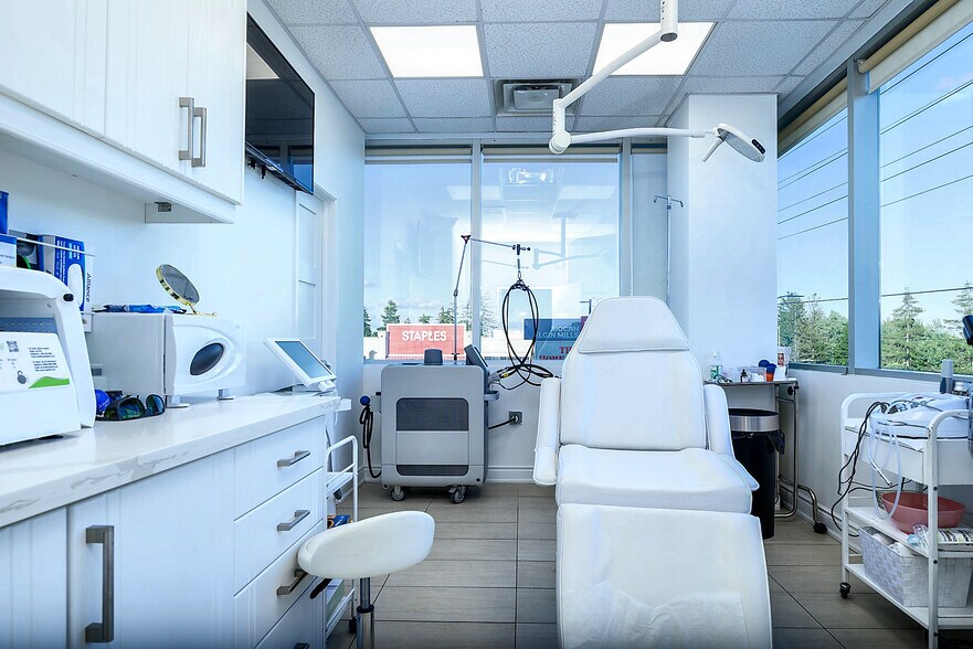 More Photos Of 1650 Elgin Mills Rd E, Richmond Hill Medical For Sale